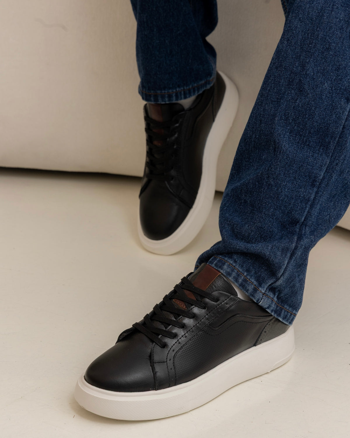 Split Negro Suela Blanca - Tenis en cuero