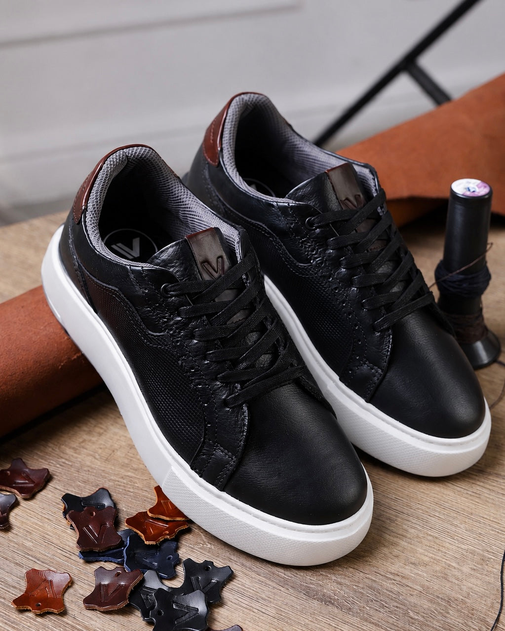 Split Negro Suela Blanca - Tenis en cuero