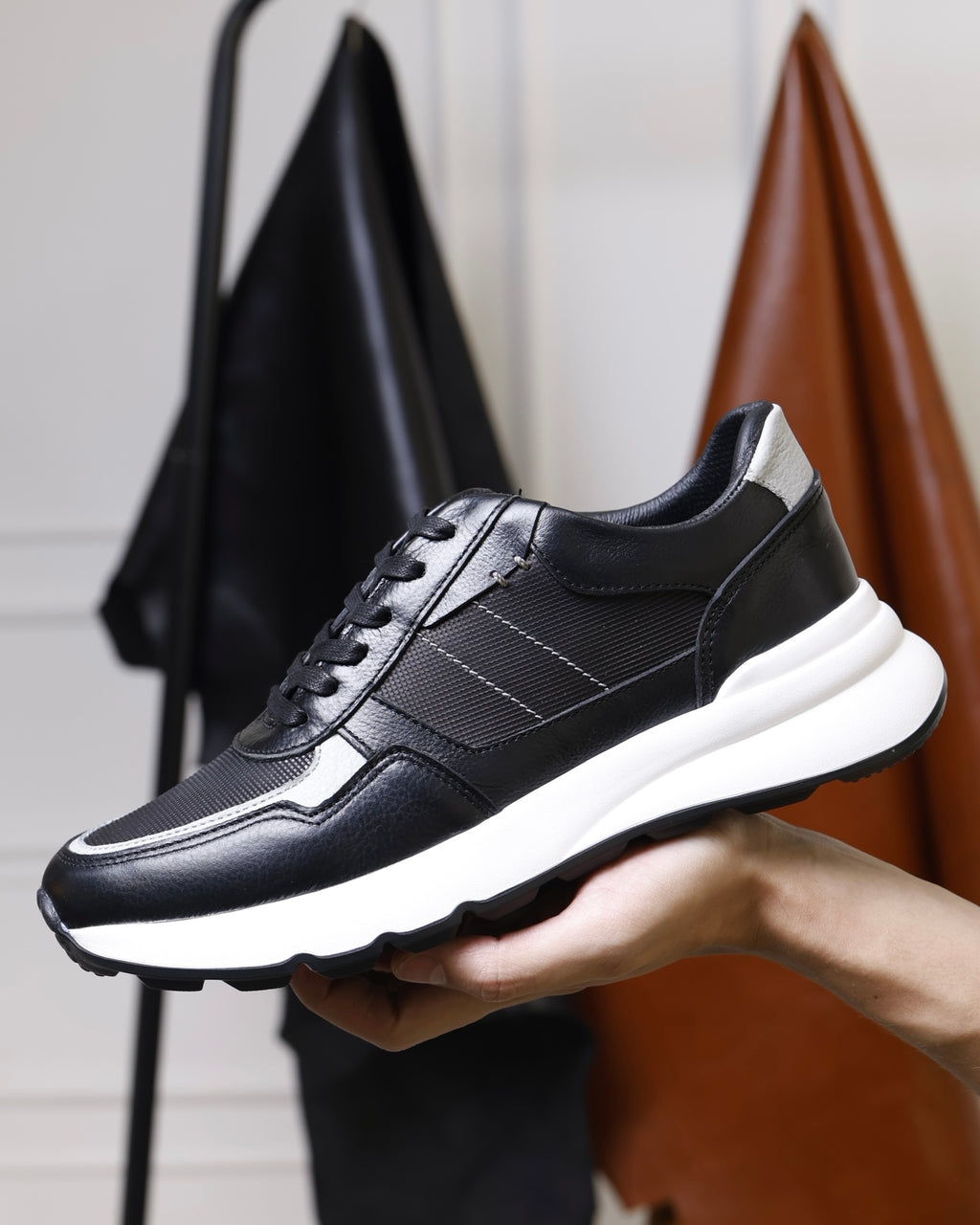 Teruel Negro - Tenis en cuero